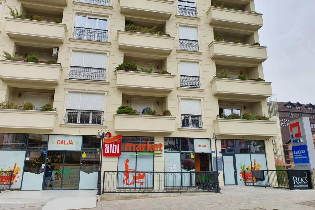 Luxury Green Apartment Πρίστινα Εξωτερικό φωτογραφία