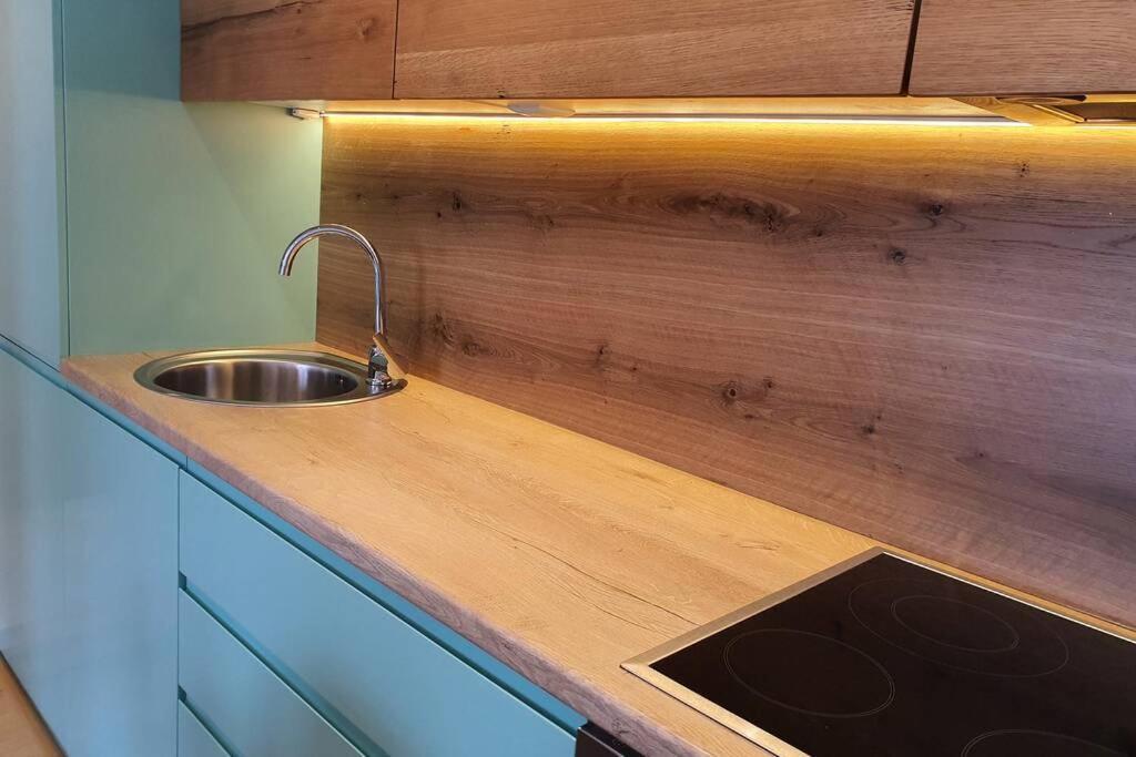 Luxury Green Apartment Πρίστινα Εξωτερικό φωτογραφία